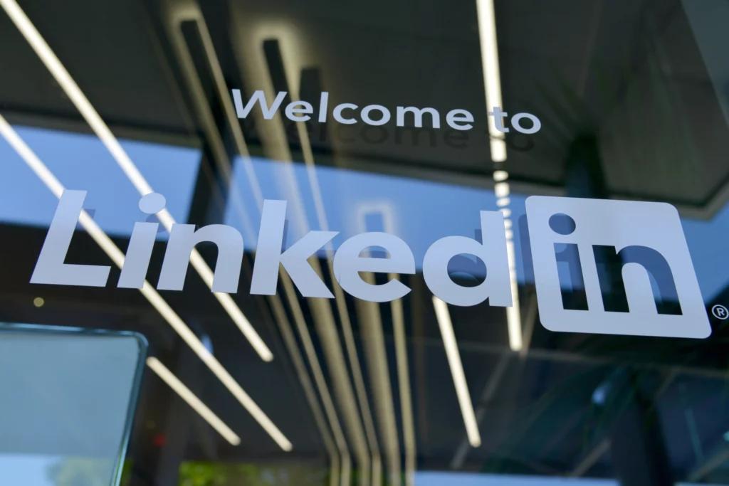 LinkedIn Ads To Your Target Audience 